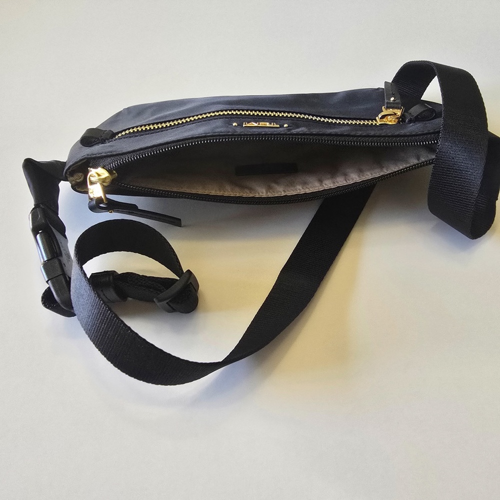 Tumi Women's Belt Bag - Like New Condition - Picture 6 of 9